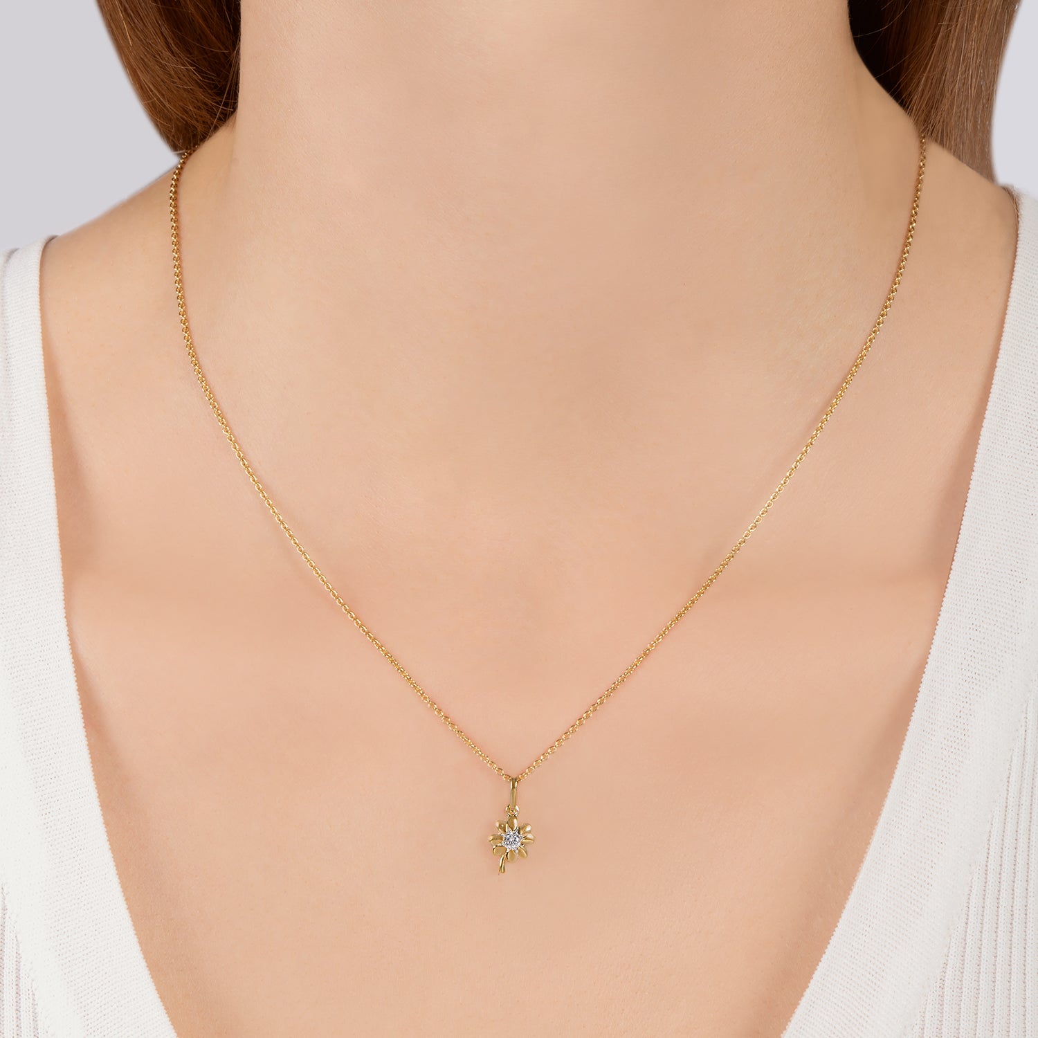Golden Clover Dangle Pendant with Link Chain – GIVA Jewellery